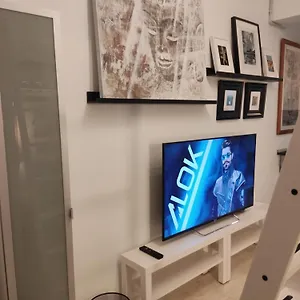 Villa Mini House Loft 25m2 In, Barcelona